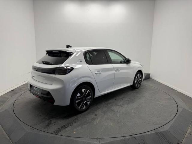Peugeot 208 image 6