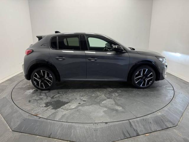 Peugeot 208 image 8