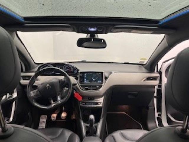 Peugeot 208 image 8