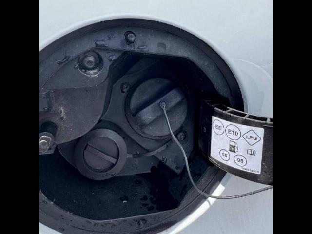 Renault Clio image 6