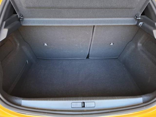 Peugeot 208 image 6