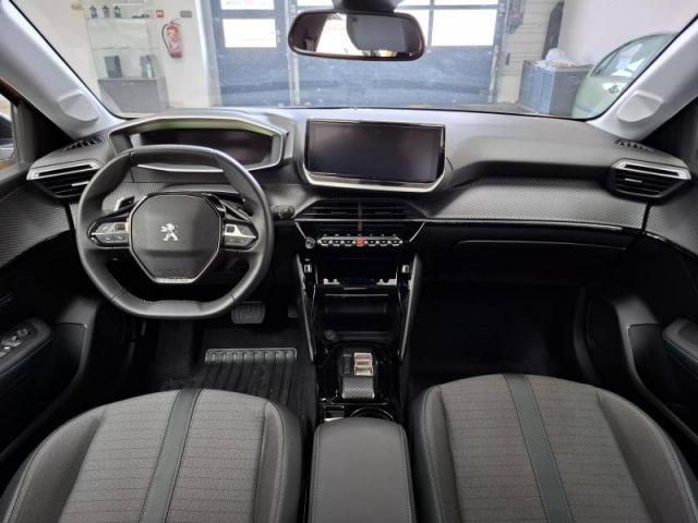 Peugeot 208 image 9