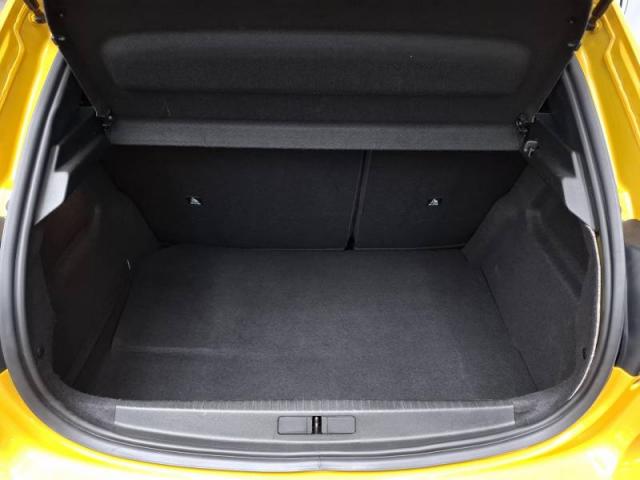 Peugeot 208 image 8