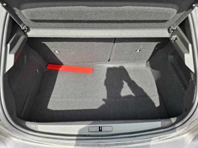 Peugeot 208 image 3
