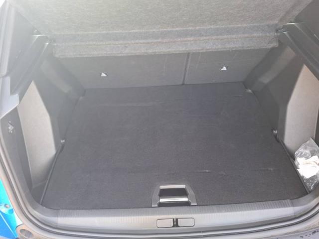 Peugeot 2008 image 8
