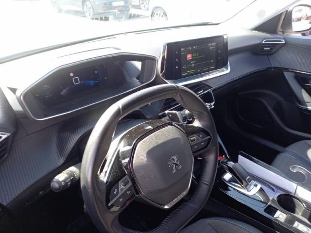 Peugeot 2008 image 8