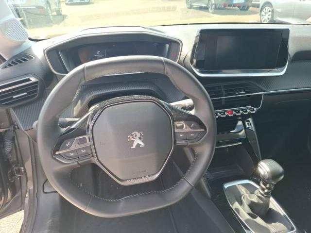 Peugeot 208 image 2