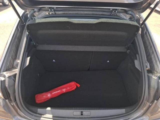 Peugeot 208 image 1