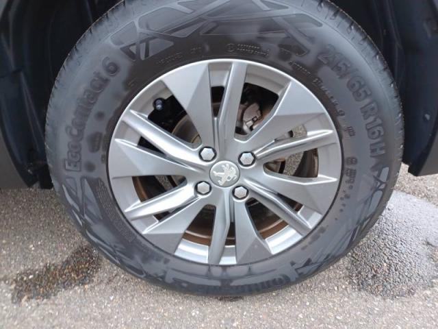 Peugeot 2008 image 7