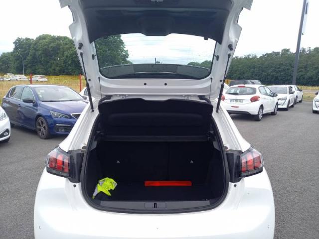 Peugeot 208 image 8