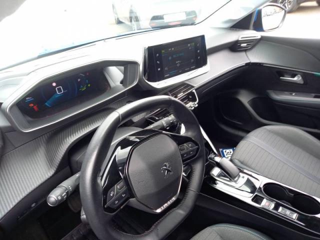 Peugeot 208 image 9