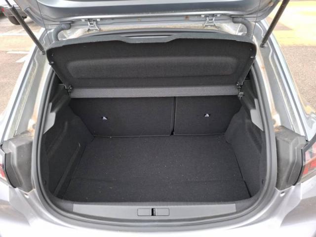 Peugeot 208 image 6