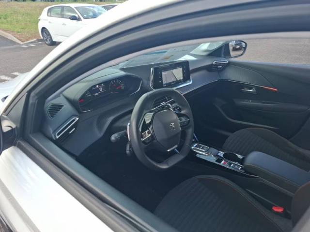 Peugeot 208 image 5