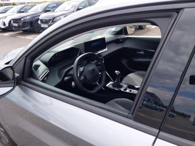 Peugeot 208 image 1