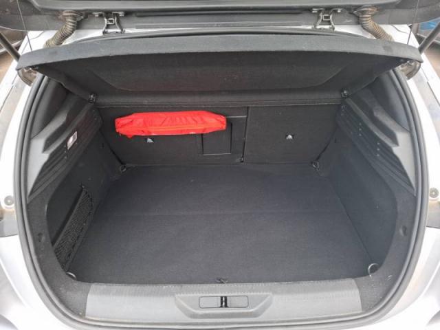Peugeot 308 image 1