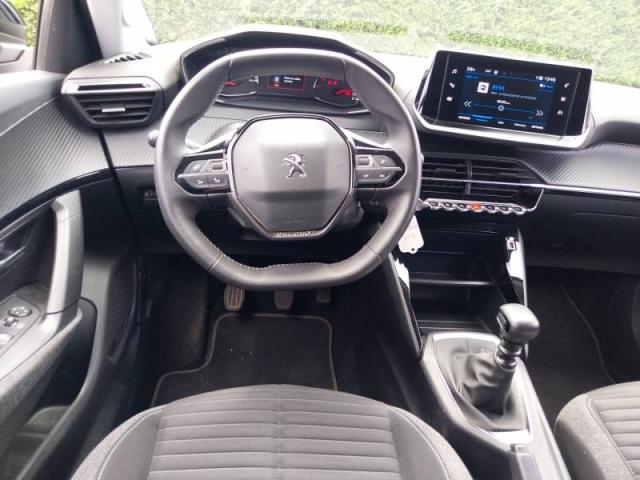 Peugeot 2008 image 8