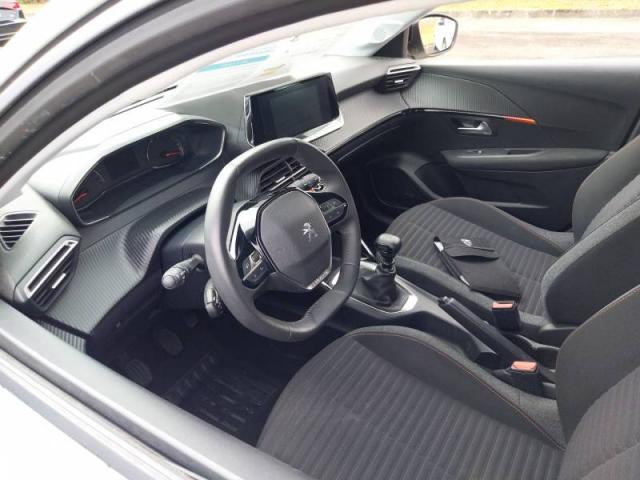 Peugeot 208 image 3