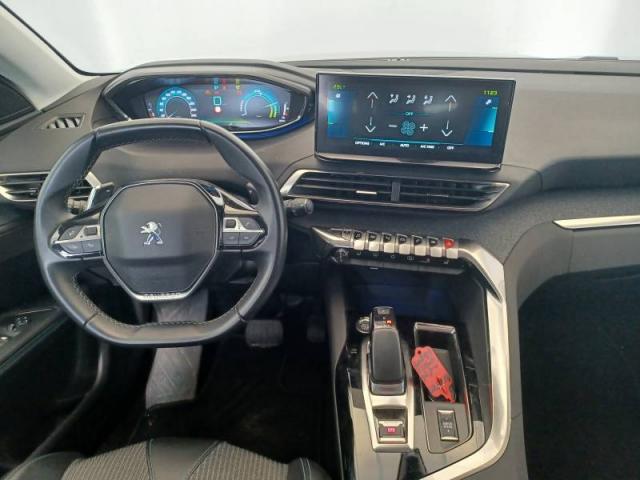 Peugeot 3008 image 2