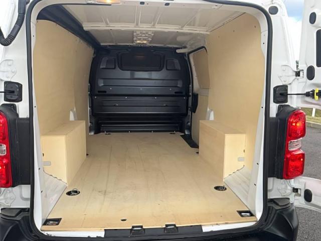 Peugeot Expert image 2