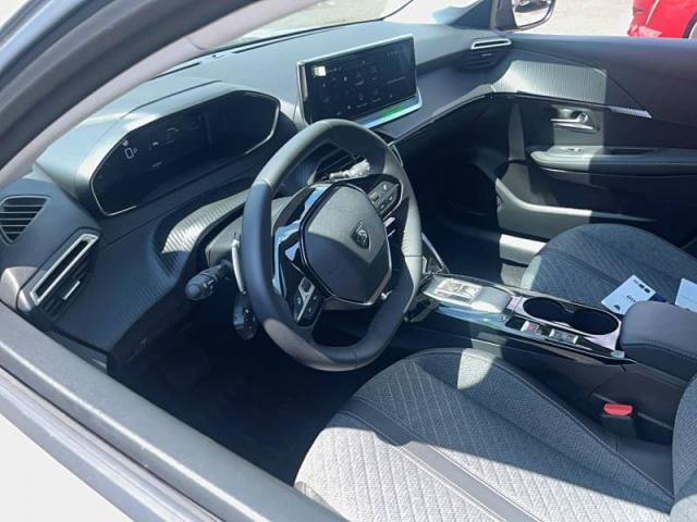 Peugeot 208 image 3