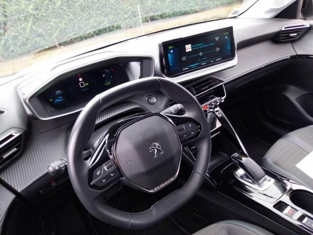 Peugeot 208 image 6