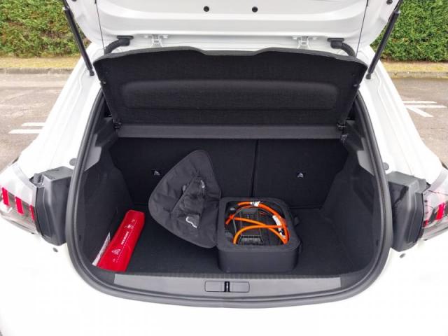 Peugeot 208 image 9