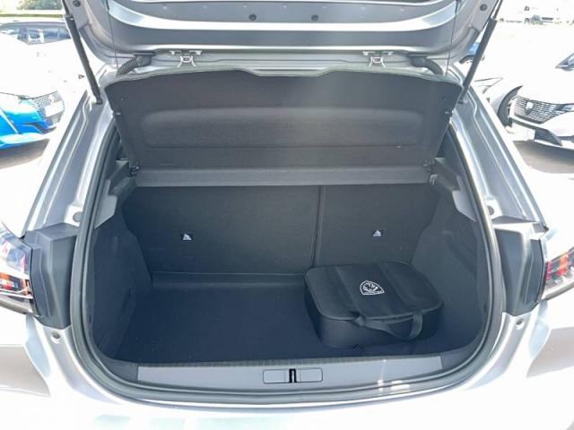 Peugeot 208 image 9