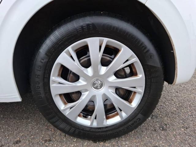 Peugeot 208 image 7