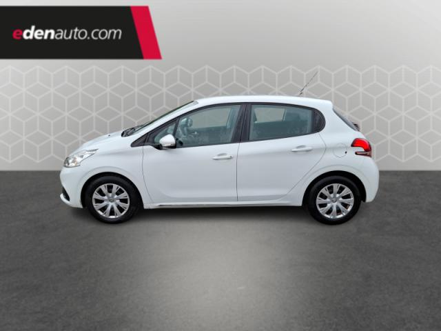 Peugeot 208 image 9