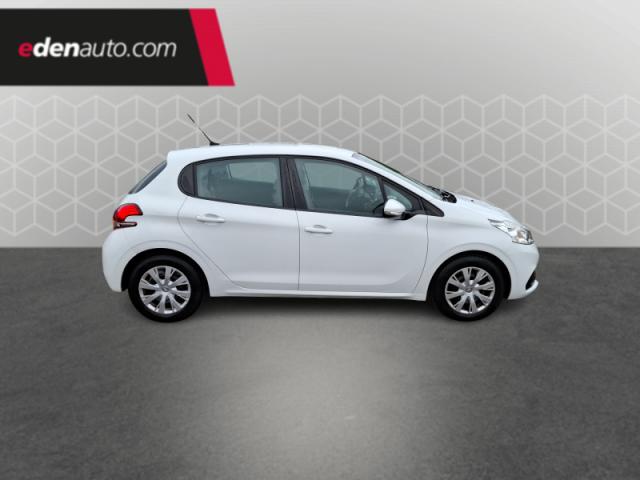 Peugeot 208 image 1