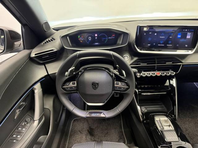 Peugeot 2008 image 8