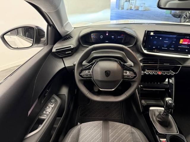 Peugeot 208 image 1