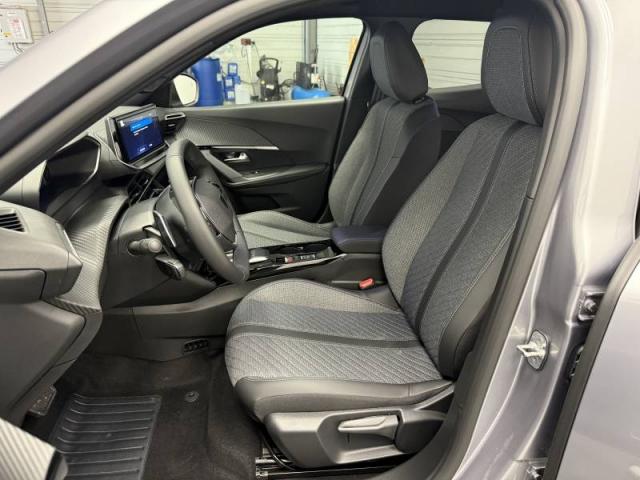 Peugeot 2008 image 8