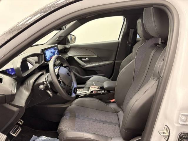 Peugeot 2008 image 9