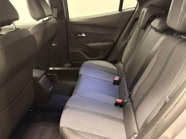 Peugeot 2008 image 2