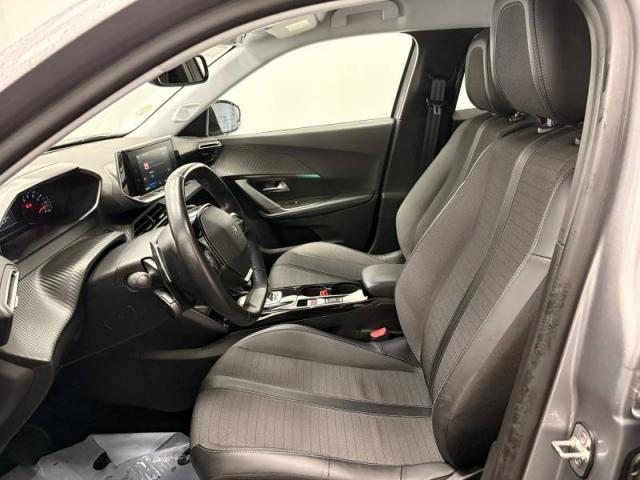 Peugeot 2008 image 8