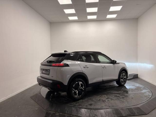 Peugeot 2008 image 8