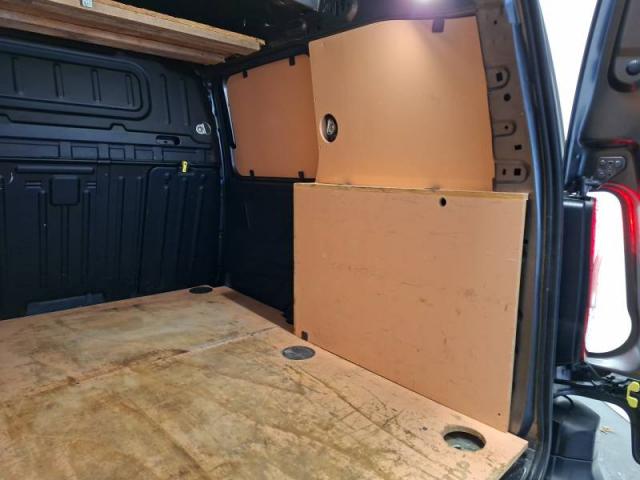 Peugeot Partner image 2