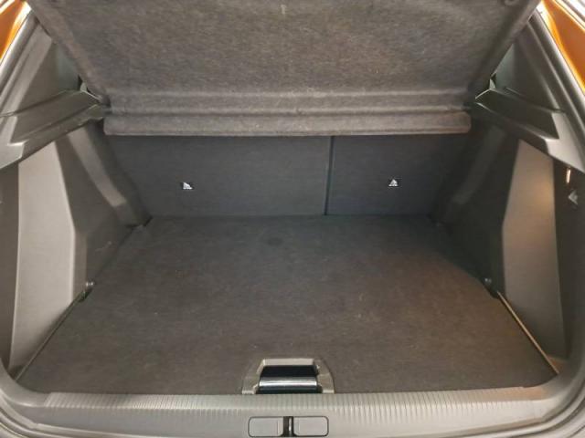 Peugeot 2008 image 8