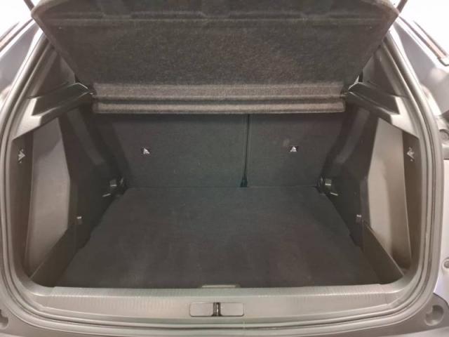 Peugeot 2008 image 8