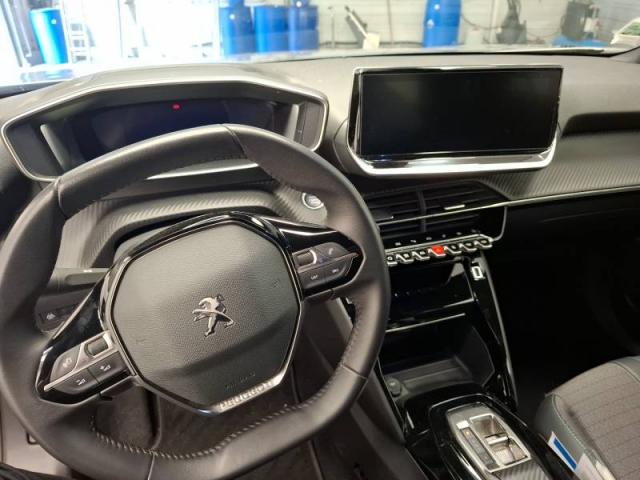 Peugeot 2008 image 3