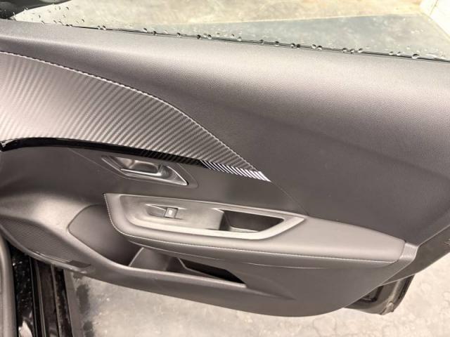 Peugeot 208 image 9