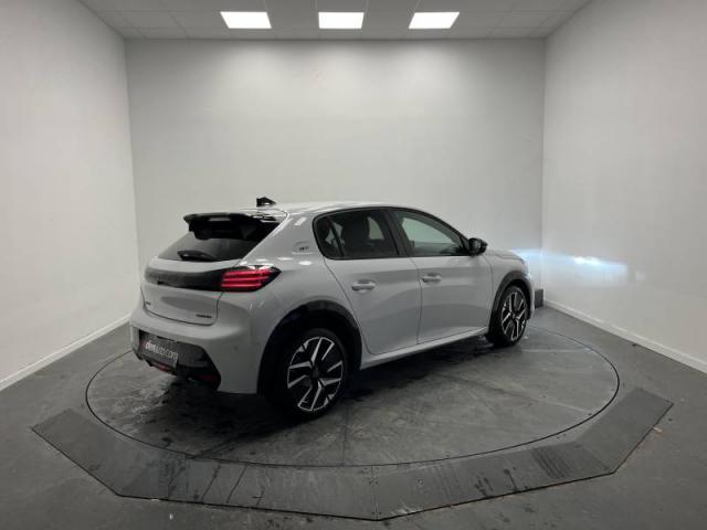 Peugeot 208 image 8