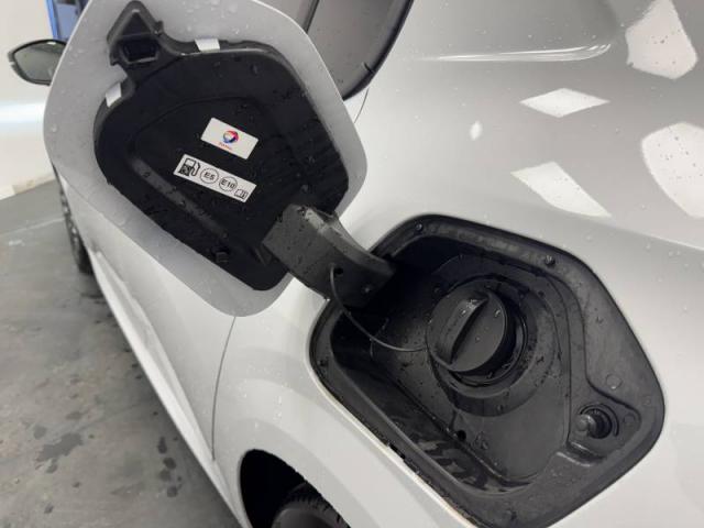Peugeot 208 image 1