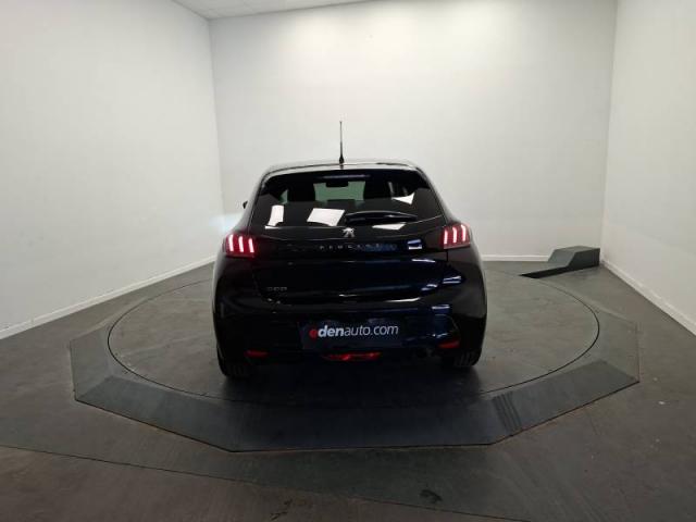 Peugeot 208 image 9