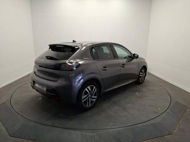 Peugeot 208 image 9