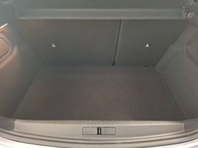 Peugeot 208 image 2