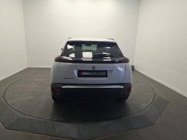 Peugeot 2008 image 8