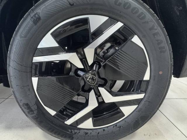 Peugeot 2008 image 1