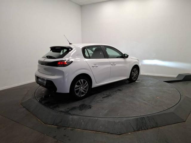 Peugeot 208 image 2